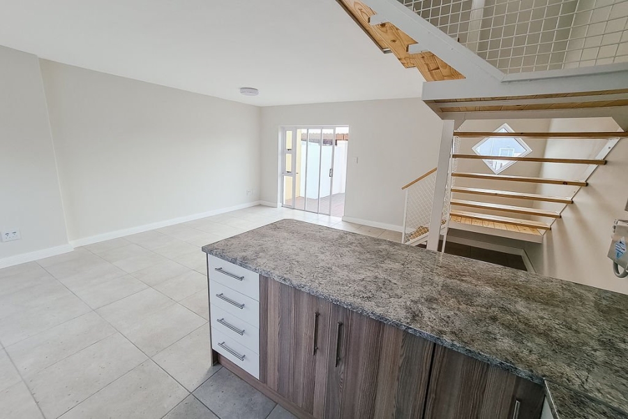 To Let 2 Bedroom Property for Rent in Parsonsvlei Eastern Cape